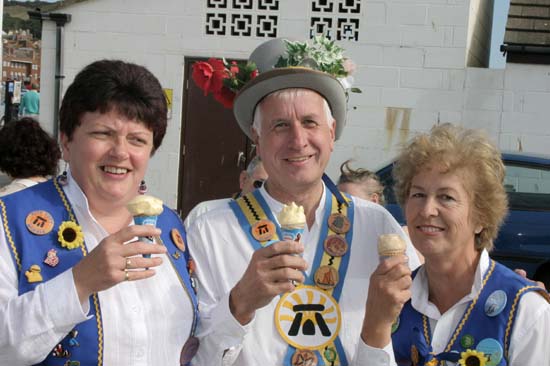 AGM2005-19